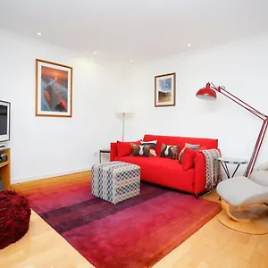https://edinburgh-mews-apartment-with-garden.edinburghhotelsuk.org